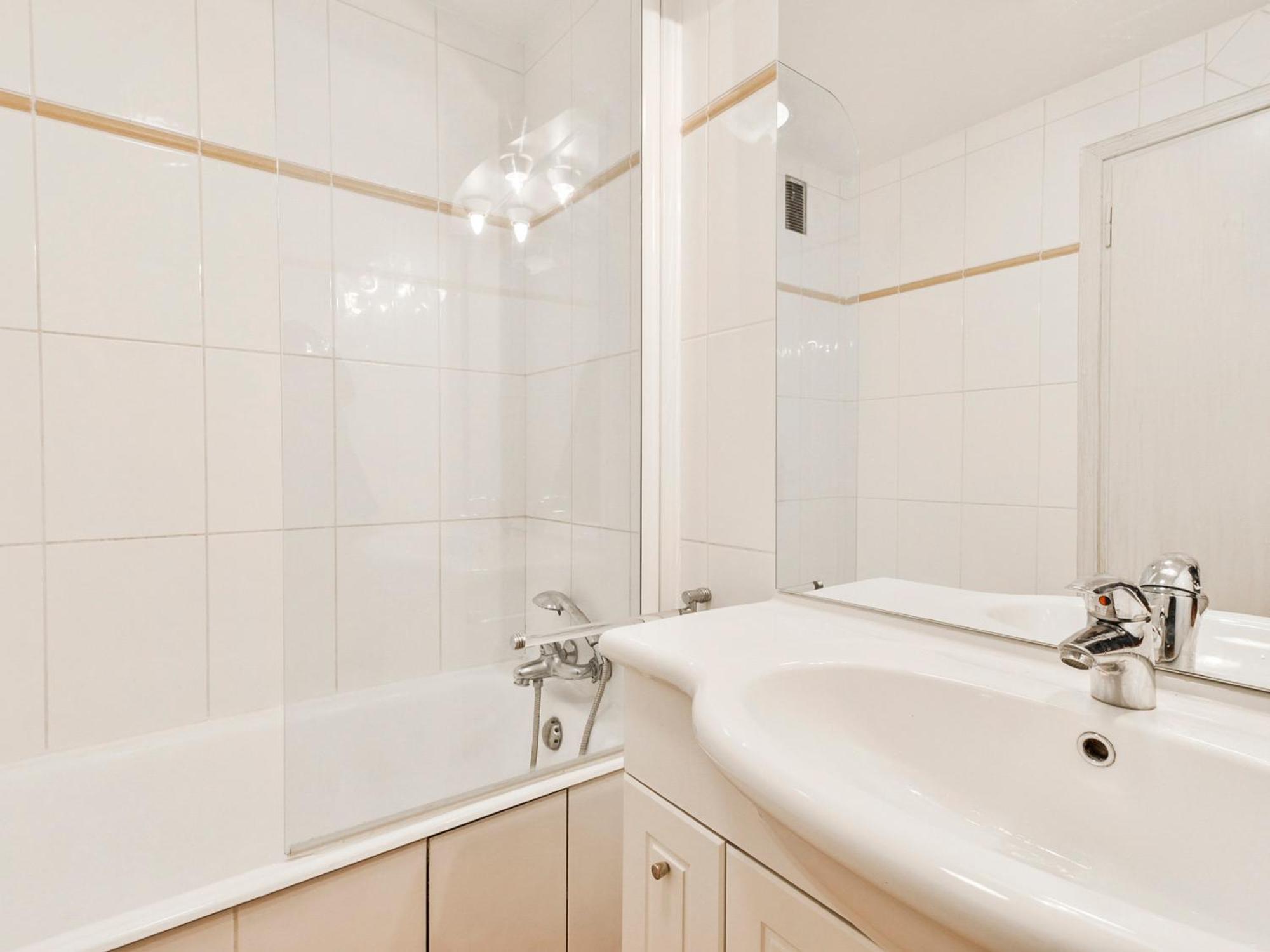 2 Pieces Au Centre De Courchevel, Skis Aux Pieds, Animaux Admis - Fr-1-514-65 Apartment